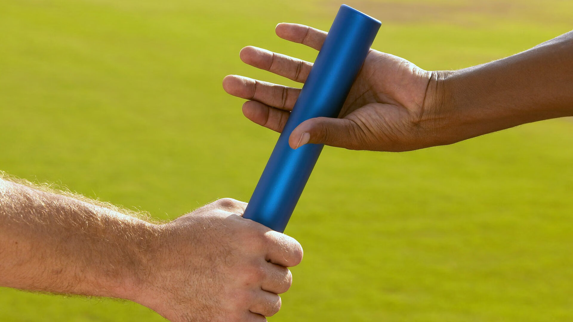 “华金·托比利亚的全能防守与强大领导力,成为美洲狮队的战术支柱”