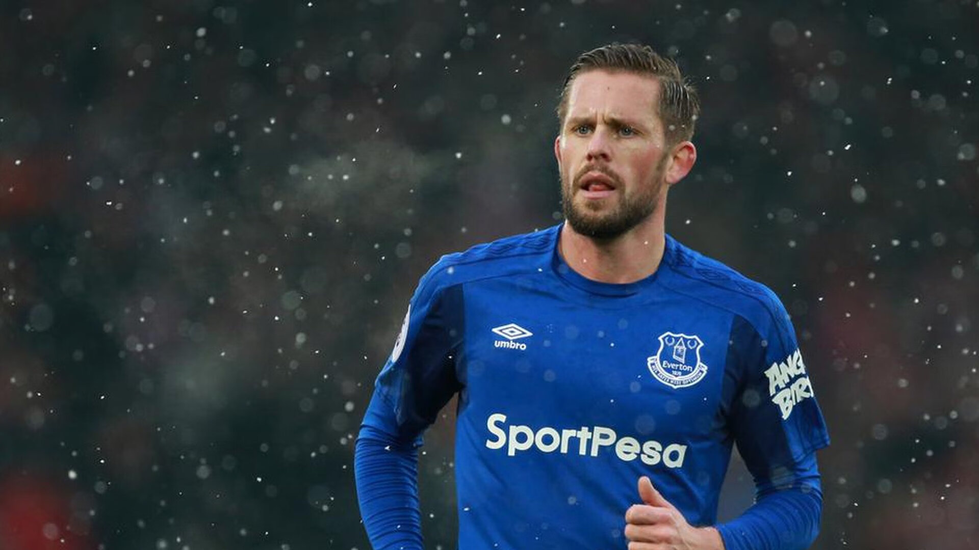 英格兰骑手安娜·史密斯在巴黎奥运会障碍赛中获得铜牌，表现出色。