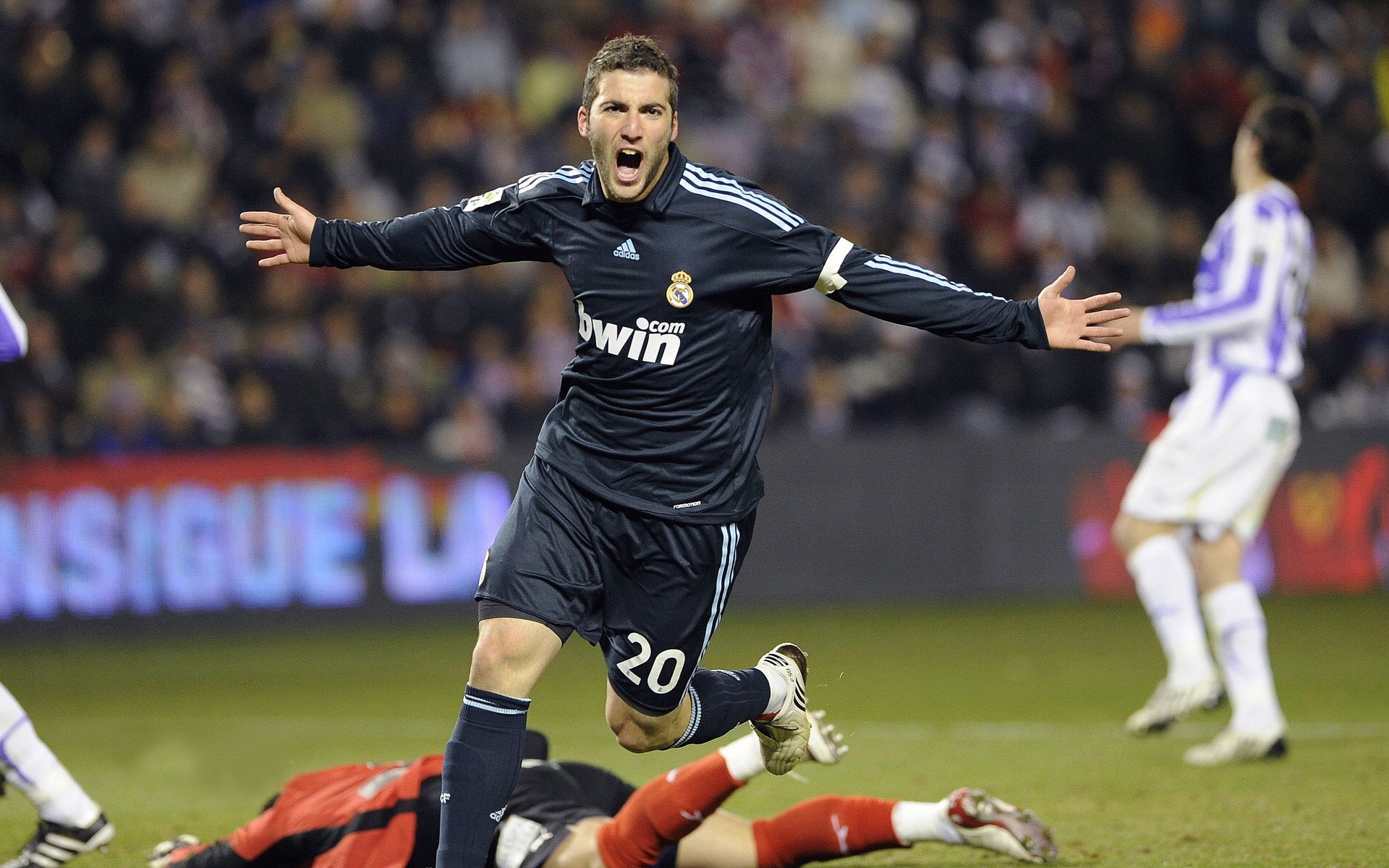 开云体育登录网站入口-赛道背后：那些令人心碎与振奋的故事，赛道的含义